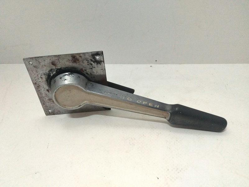 tirador maneta metal industrial 1u